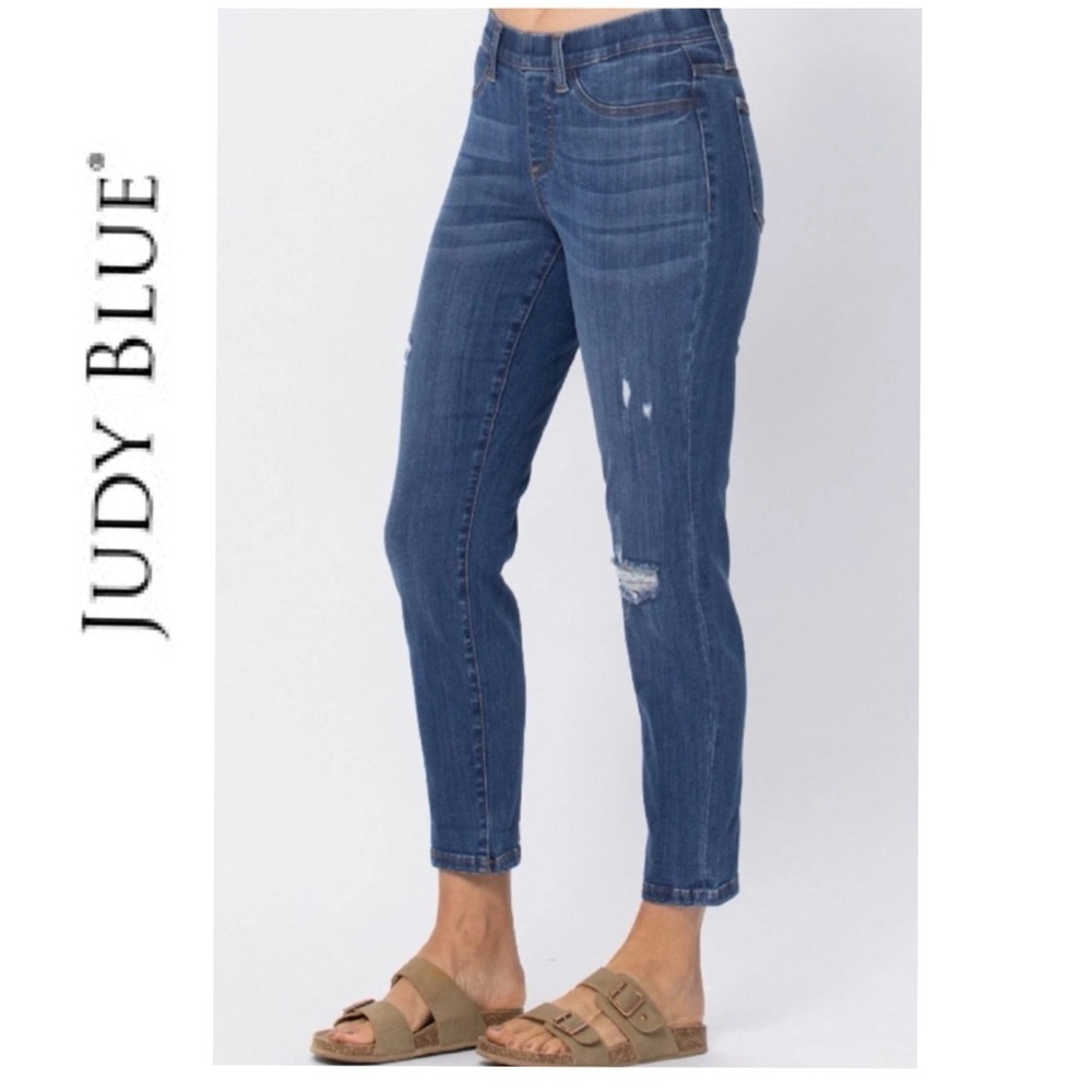 Judy Blue Medium Blue Skinny Jeans with Subtle Knee Distressing